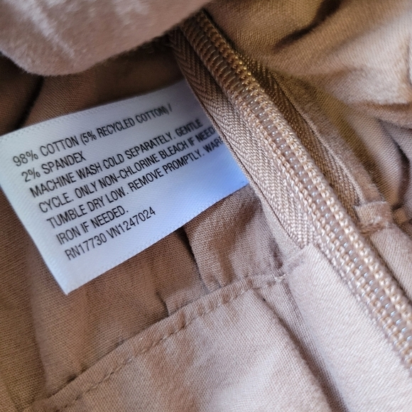 Future Collective Women's Long Sleeve Mock Neck Cross-Front Top Size XL Tan NWT - Picture 12 of 15